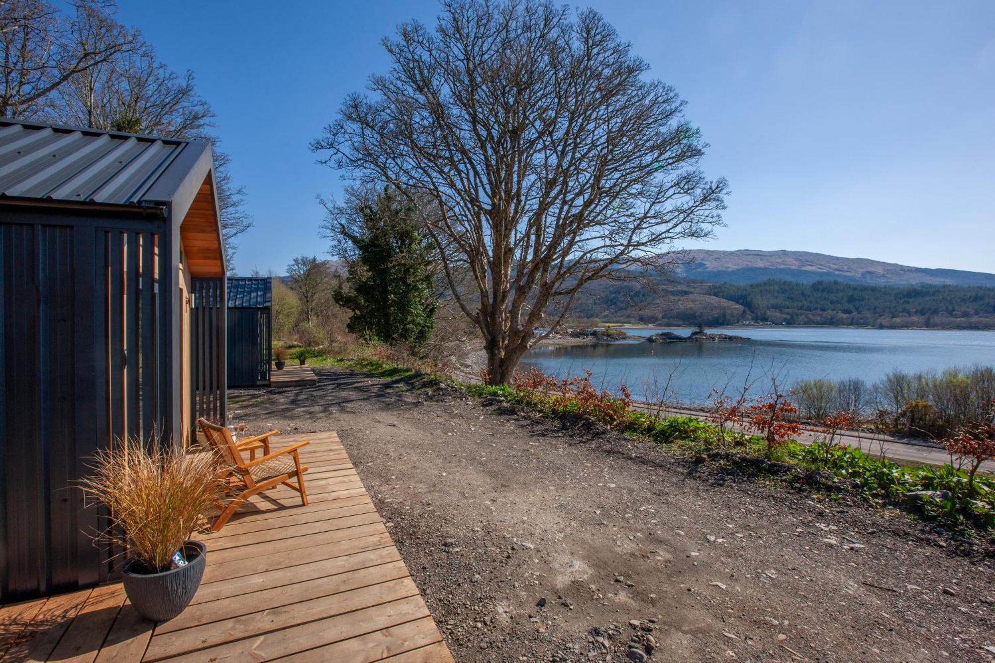 Appin Holiday Homes -Caravans, Lodges, Shepherds Hut And Train Carriage Stays Exterior photo