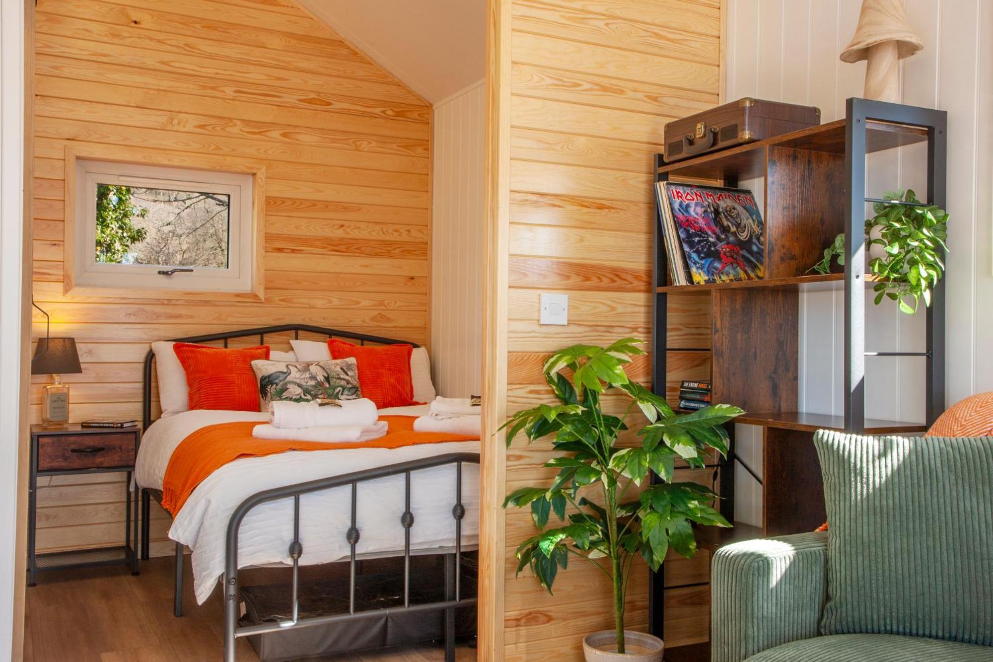 Appin Holiday Homes -Caravans, Lodges, Shepherds Hut And Train Carriage Stays Exterior photo