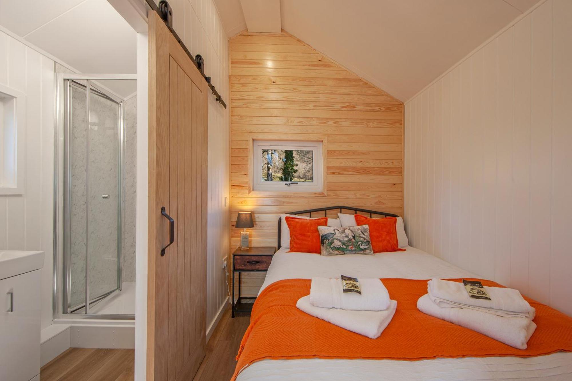 Appin Holiday Homes -Caravans, Lodges, Shepherds Hut And Train Carriage Stays Exterior photo