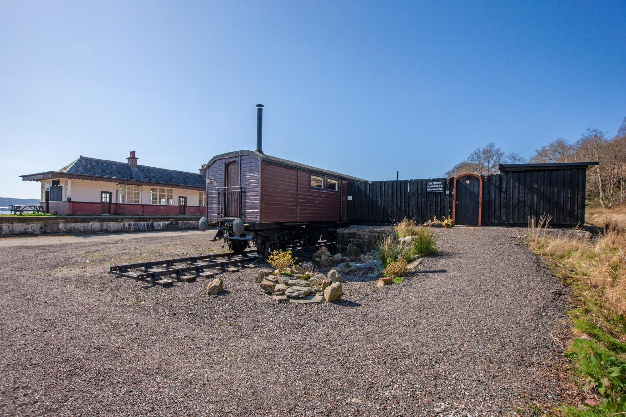 Appin Holiday Homes -Caravans, Lodges, Shepherds Hut And Train Carriage Stays Exterior photo